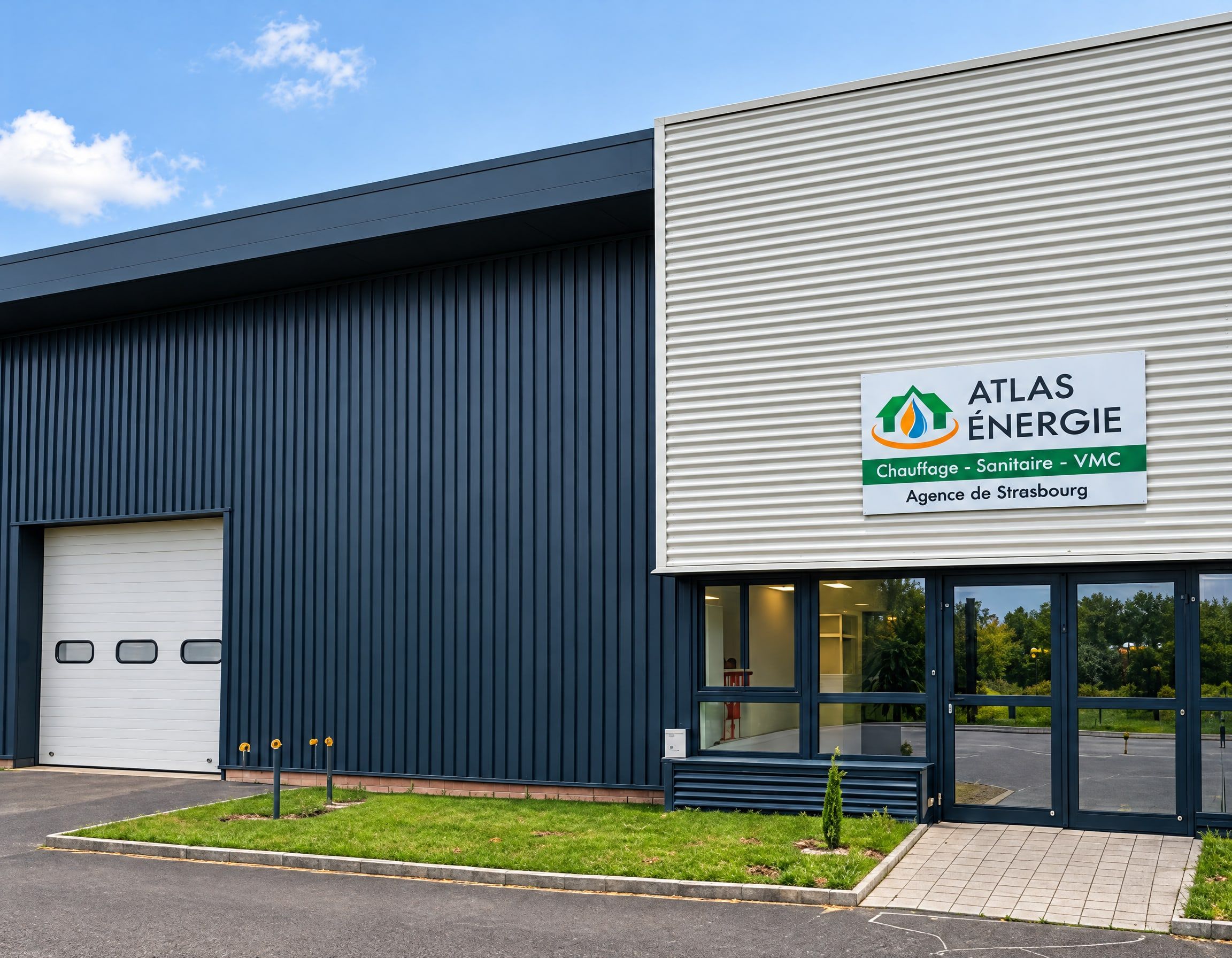 Façade d’un bâtiment d’Atlas Énergie avec l’enseigne de l’entreprise